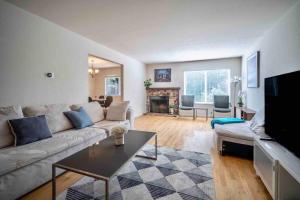 Beautiful and convenient three bedroom two and half baths home
