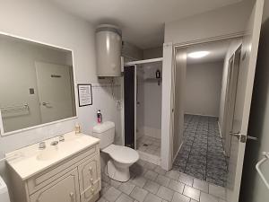 Queen Room in Auburn - AC & Heating - A1