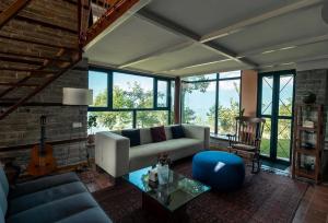 Deumadi Mountain Cottage