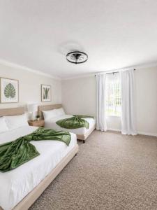 Dela-Vega | King Bed + Game Loft in PRIME Location