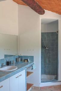 Stone Villa With Treetop Sauna In Luberon