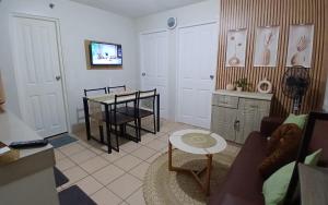 2BR Condo Unit Near Molo & SM City, Festive mall