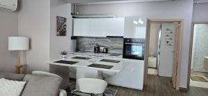 Apartament cu vedere lac si mare