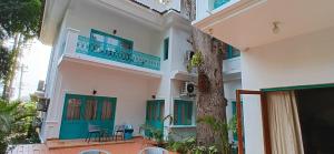 4 and falf BHK villa with huge pool