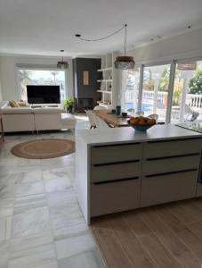 Villa Nido - private villa - pool & BBQ - sleeps 8
