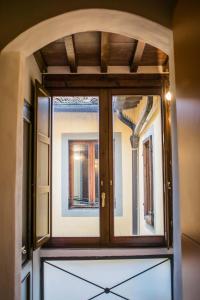 Twin Room ands Private Bath Central Florence
