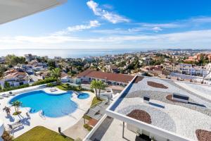 Sunkissed 2-Bed Apartment - Incredible Sea Views