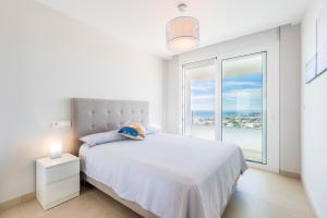 Sunkissed 2-Bed Apartment - Incredible Sea Views