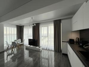 Seaside Escape - Luxury Apartment
