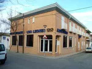 Hotel Los Leones, el más cercano a Warner - 阿尔甘达·德尔·雷伊