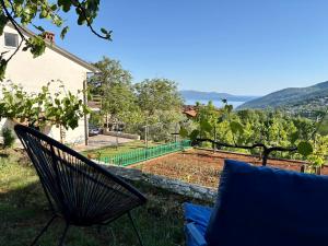 Mediterranean Family Apartment with Garden, Sea & Mountain View