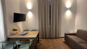 Via Del Teatro Station Apartment
