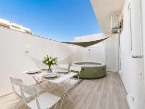 3-Bedroom with Jacuzzi & Private Terrace