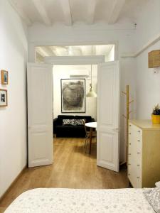 Charming Stay in Barcelona Near Las Ramblas