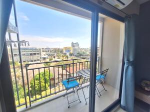 Luxury pool LA C by TST D8