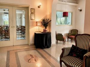 Hotel Dover Rooms & Coffee Adults Friendly