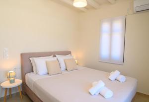 "Araklos" Summer houses