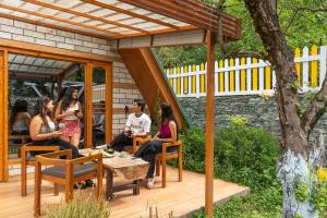 The Social Stays Kasol