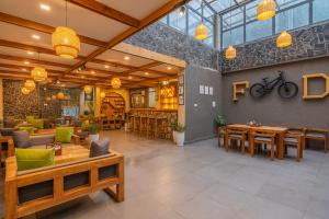 The Social Stays Kasol