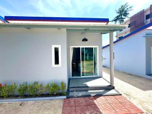 Beachside Bangtao Bungalows