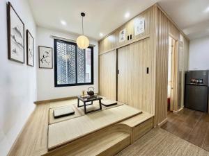 NerLand Studio Apartment 218 Lac Long Quan