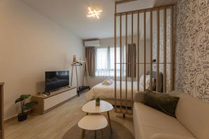 Oikia 4 you # Apts, Designer Studio, Walk to Aristotelous
