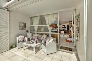 2 bedrooms apartment with direct access to the beach CBL5