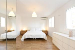 Design Apt Windmills & Garden Vws Santa Catalina Pro Wifi 31days private parking