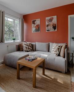 Earls Court 1BR with Lovely Garden View
