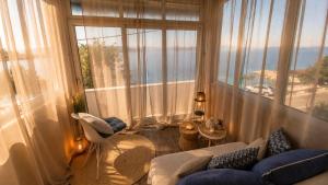 Deluxe SeaView