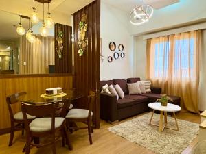 Aesthetic 2 Bedroom The Loop Tower Condo Unit