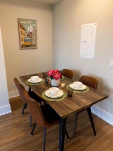 PRIME LOCATION! Steps from CN Tower and Rogers Centre, Free Parking & Rooftop Pool