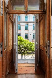 Spacious 4 Bedroom Apartment - Main Square, Planty