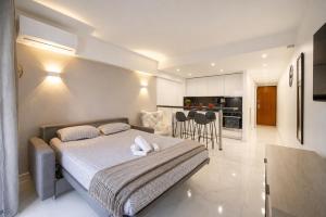 FRGK Victoria 4 Central Cannes studio Terrace, AC & Ultra-Fast Wi-Fi