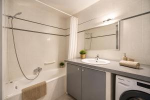 FRGK Tamaris Apartment Antibes Terrace, AC & Ultra-Fast Wi-Fi