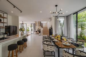 Luxury 4bd Pererenan Villa by Beach with Unique Pool