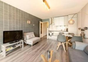 LAAX Central Holiday Apartment with Pool & Sauna