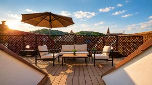 Rooftop proprety with Large Terrace & Stunning Views - Brașov