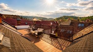 Rooftop proprety with Large Terrace & Stunning Views - Brașov