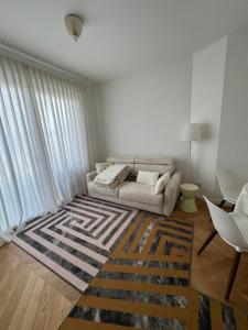 Max apartment