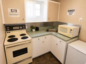 Overlander Motel