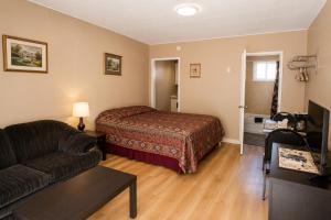 Overlander Motel