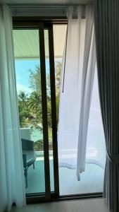 Sunrio Beach Hotel Sichon