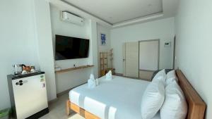 Sunrio Beach Hotel Sichon