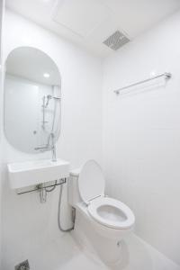Rustic Cabin Flat at China Town 2min walk to MRT