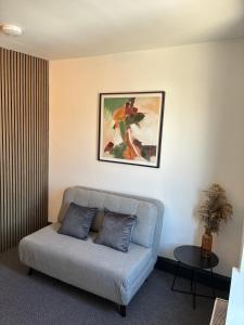 PLYMOUTH BASE Corporate, Contractor & Holiday stays