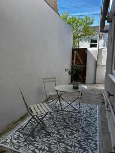PLYMOUTH BASE Corporate, Contractor & Holiday stays