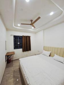 Aadishwar Stay