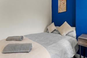 Manchester Contractor House - Fast WiFi - Sleeps 7!