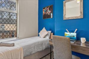 Manchester Contractor House - Fast WiFi - Sleeps 7!